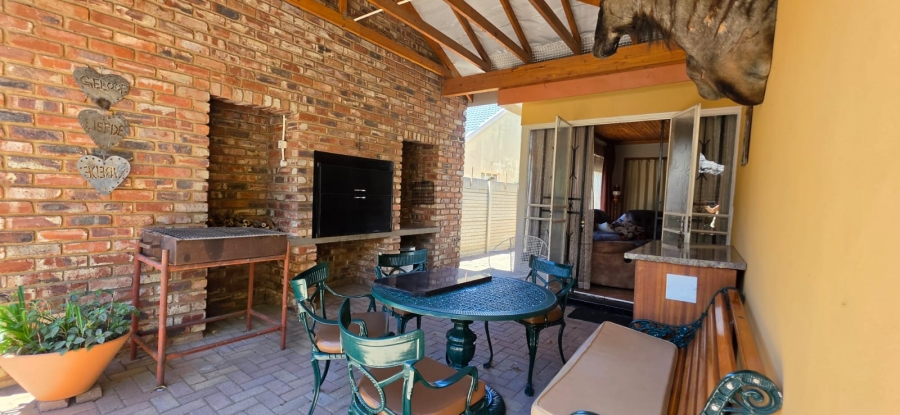 3 Bedroom Property for Sale in La Hoff North West